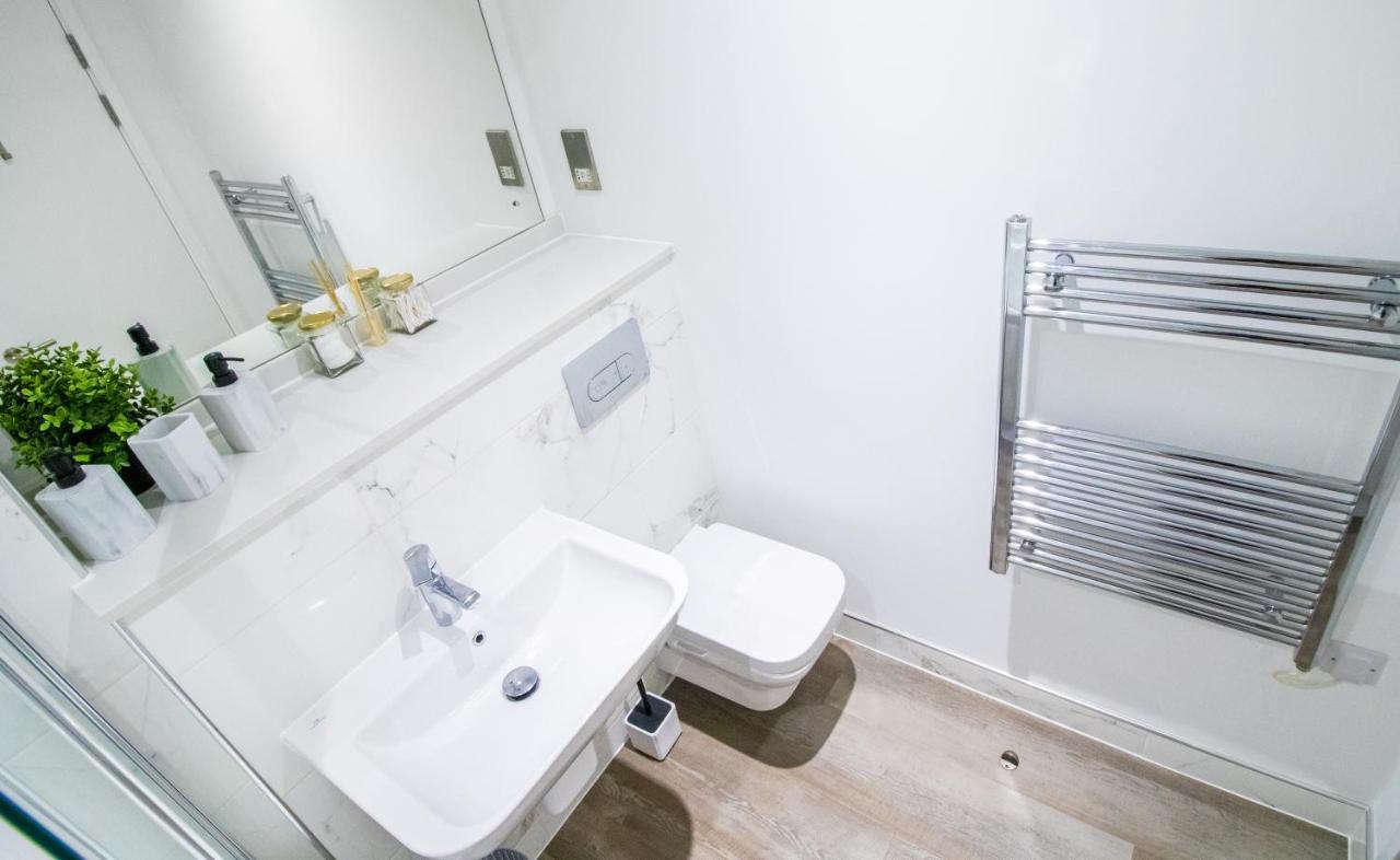 Beautiful Place - 2 Bedroom Apartment On Broad Street Бірмінгем Екстер'єр фото